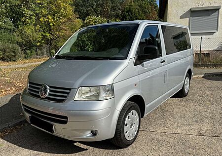 VW T5 Caravelle Volkswagen Caravelle Kurz DPF Trendline, Camperumbau