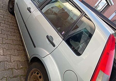 Ford Fiesta 5-Türer 1.4 Ghia