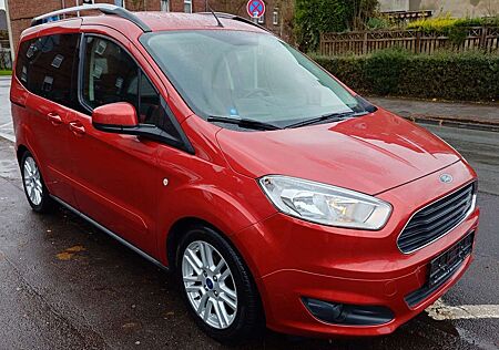 Ford Tourneo Courier Titanium 1.0i TEMPOMAT/SHZ/PDC/