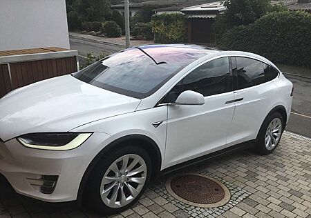 Tesla Model X 100D Allradantrieb