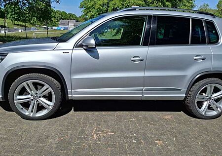 VW Tiguan Volkswagen 2.0 TDI SCR BlueMotion Technology Lounge S