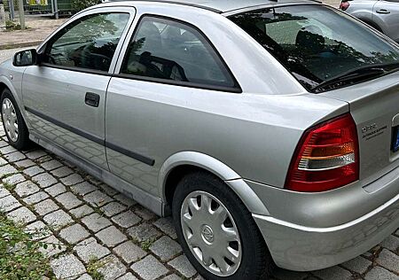 Opel Astra 1.6