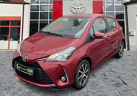 Toyota Yaris 1.5 Team D Navi+SHZ+Fernlichtass.+Kam.+LM