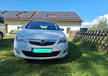 Opel Astra 1.4 Turbo Design Edition