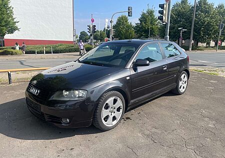 Audi A3 S line*TÜV/03/2026*TEMPOMAT*AHK*SCHIEBEDACH*
