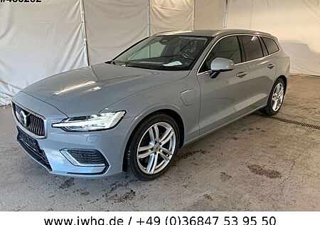 Volvo V60 Core Hybrid AWD Nav StandHeiz 18" Unfallfrei