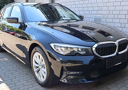 BMW 318 d Advantage Pano/LED/T-Leder/AHK/Ambi/1.Hand