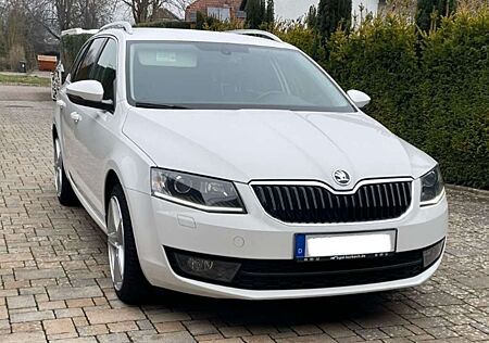 Skoda Octavia 1.4 TSI Navi Xenon AHK Klimaauto Sitzh Temp 19Zoll
