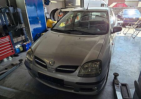 Nissan Almera Tino Almera Tino acenta