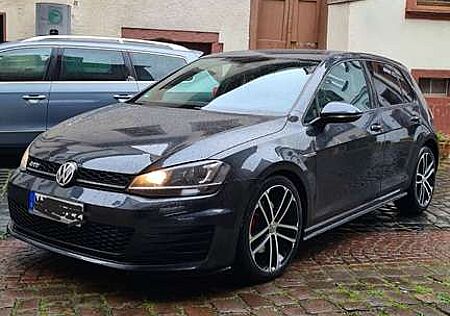 VW Golf Volkswagen 2.0 TDI DPF DSG GTD