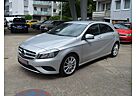 Mercedes-Benz A 180 (BlueEFFICIENCY) Style*Navi*Teilleder*PDC*SHZ*