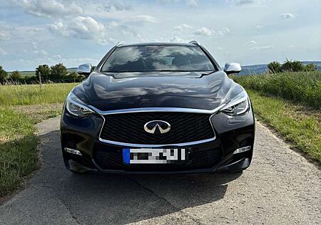 Infiniti Q30