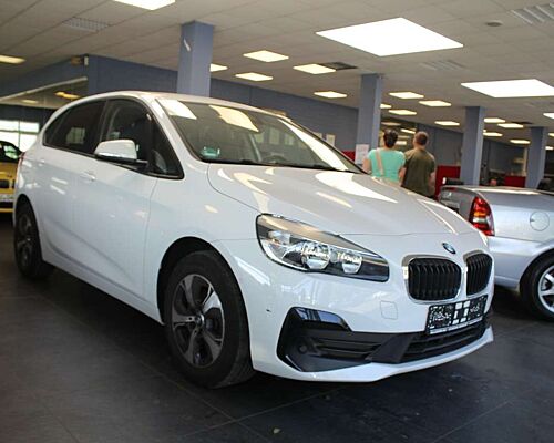 BMW 216 - Navi - SHZ - PDC - 1.HAND -