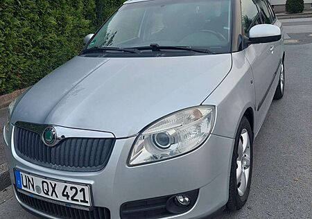 Skoda Fabia 1.6 16V mit Infotainment Paket