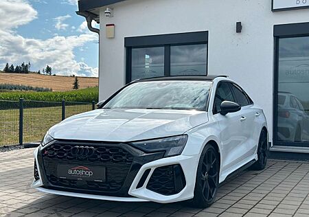 Audi RS3 Lim. 2.5 TFSI*Pano*RS-Sitz*Ceramic*RS-Abgas*