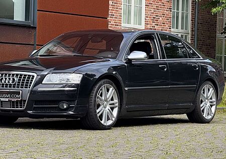 Audi S8 5.2 quattro,B&O, CCM Brakes, AHK, SolarDach