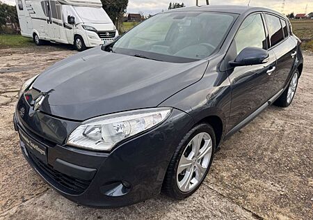 Renault Megane III Lim. 5-trg. Dynamique*AUT*NAVI*