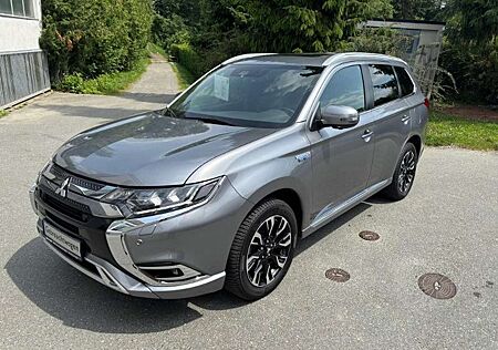 Mitsubishi Outlander Plug-in Hybrid TOP 2.4 4WD AHK
