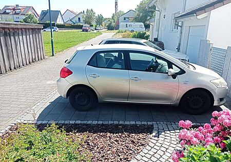 Toyota Auris / 2.0 D-4D 6-Gang Executive