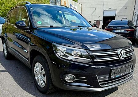 VW Tiguan Volkswagen Sport & Style,1.Hand,AHK,Alcantara,PDC,