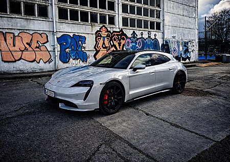 Porsche Taycan GTS Sport Turismo