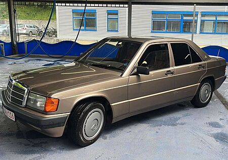 Mercedes-Benz 190 E 1.8 Avantgarde *YOUNGTIMER* *TÜV:NEU*