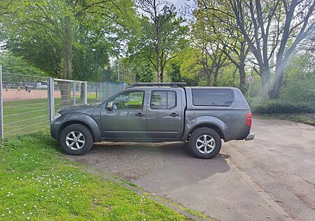 Nissan Navara D401 PICK UP geschlossene Kabine