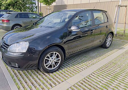 VW Golf Volkswagen 1.6 FSI Trendline