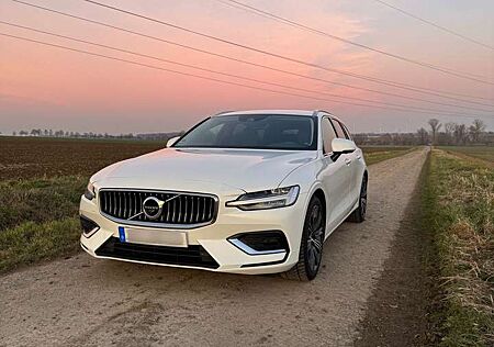 Volvo V60 T4 Inscription *LED*SHZ*Navi*Kamera*Garantie*