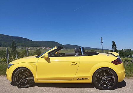 Audi TT Roadster 2.0 TFSI / S-Line /imolagelb /19"