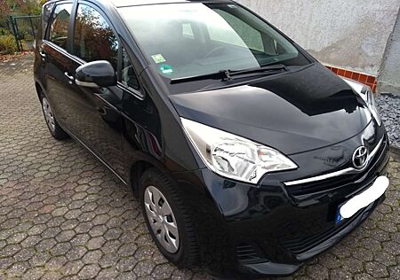 Toyota Verso-S Verso S 1.33 VVT Kamera, 8 fach-bereift