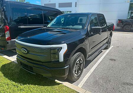 Ford F 150 Lightning SXT AWD Elektro 2023 schwarz