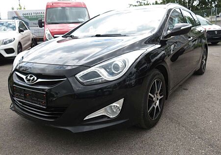 Hyundai i40 cw Style Autom. *Navi, AHK, TÜV neu, KD neu