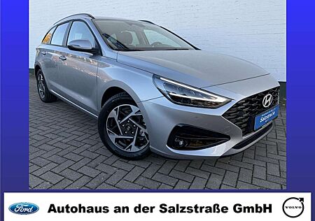 Hyundai i30 Kombi Autom.*140 PS*LED*RFK*Navi*