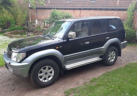 Toyota Land Cruiser KJ95 FAST 1. HAND! *TRAUM-AUSSTATTUNG* TOP!