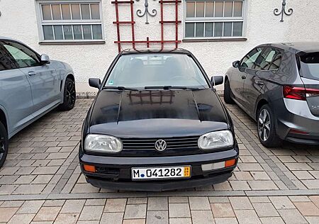 VW Golf Volkswagen 1.6 Avenue