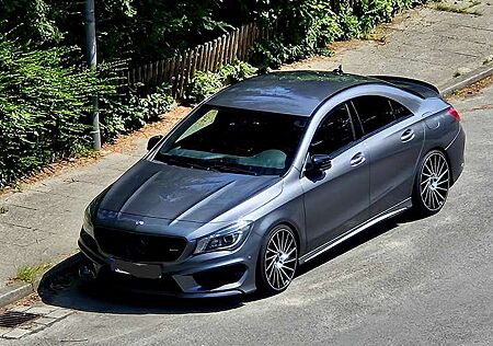 Mercedes-Benz CLA 250 AMG Line/ Optik CLA45 AMG