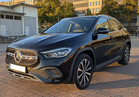 Mercedes-Benz GLA 200 7G-DCT Progressive