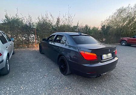 BMW 523i 523