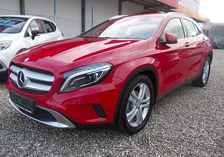 Mercedes-Benz GLA 200 GLA 200Urban, Distronic plus, Bi Xenon, 1. Hand