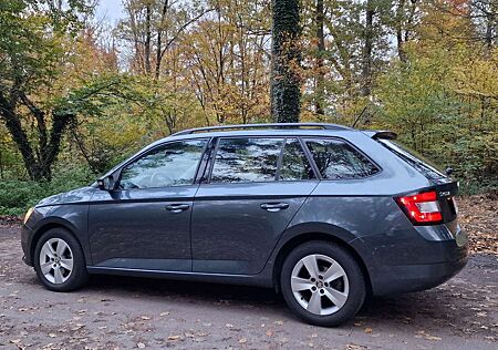 Skoda Fabia Combi 1.2 TSI Ambition Klimaanlage Sitzheizung