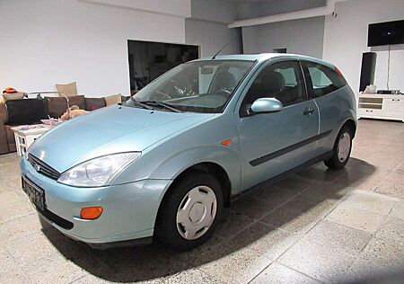 Ford Focus gebraucht kaufen Ford Focus 1.4 Trend