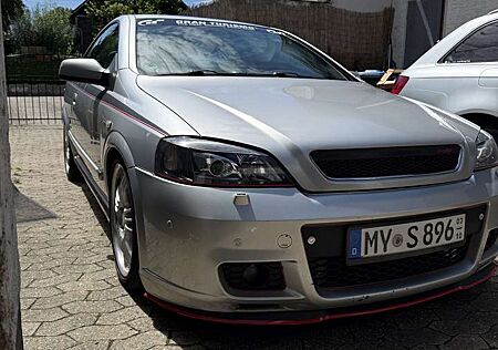 Opel Astra 2.2 16V Coupe