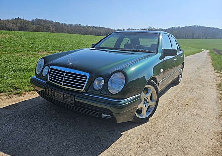 Mercedes-Benz E 320 Avantgarde - 1. Hand, Rostfrei, 90% Erstlack