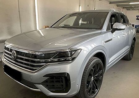 VW Touareg Volkswagen 3.0 V6 TDI / 286 PS / 210 kW / R-Line / 4Motion