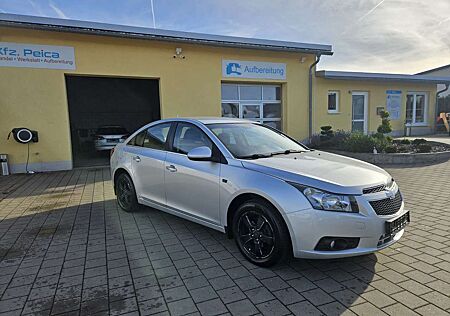 Chevrolet Cruze 1.8 LTZ Aut. Benziner*Klima*HU/AU12.2026