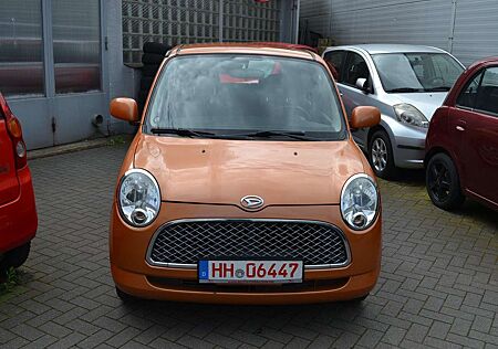 Daihatsu Trevis 1.0 Momo Ganzjahresreifen II Hand Viele Neuteile