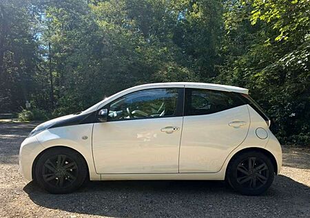 Toyota Aygo x-play