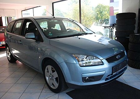 Ford Focus Turnier Style*AHK*Klima*Sommer+Winter*
