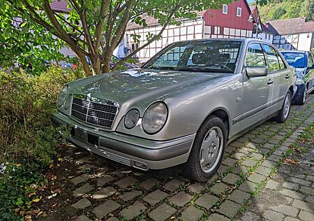 Mercedes-Benz E 280 Elegance
